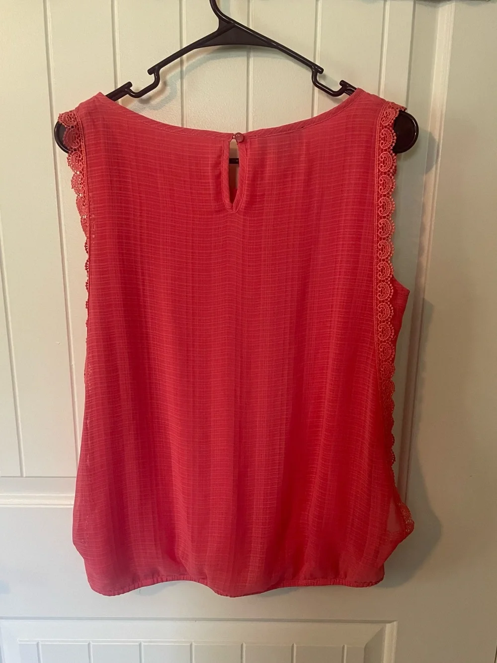 AB Studio Coral Pink Lace-Trim Sleeveless Elastic hem Medium